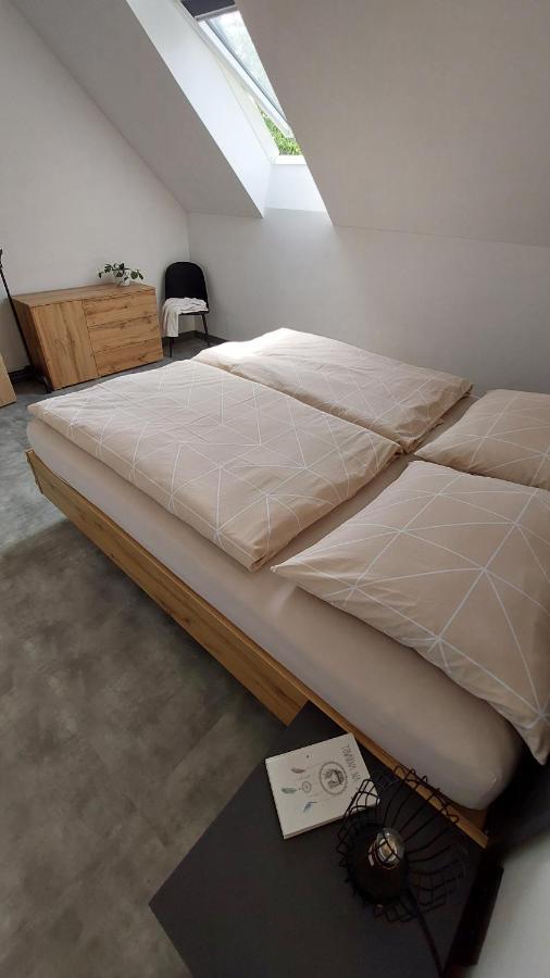 Apartman Po Schodech Nahoru Boretice Ngoại thất bức ảnh